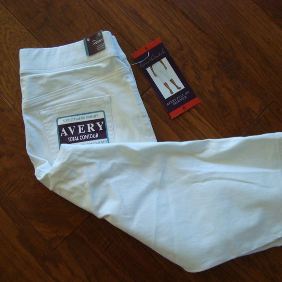 NWT Gloria Vanderbilt Avery Pull On Skimmer Mid-Rise Capris White sz 8 - Picture 5 of 13